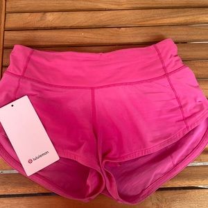 Lululemon speed up low rise 2.5 inch sonic pink shorts